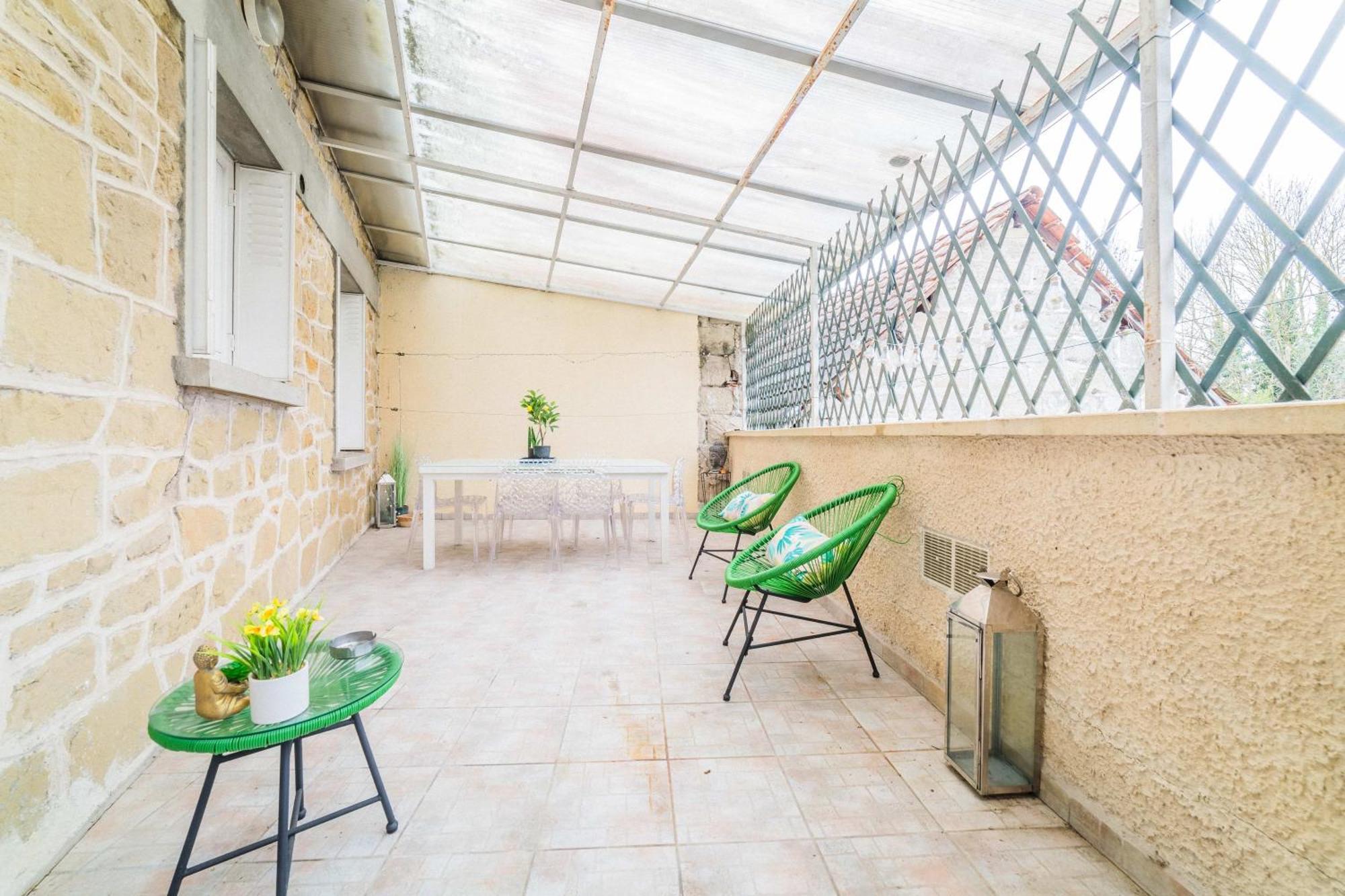 #le Semard - F2 Avec 5 Couchages, Double Salon, Et Terrasse Couverte *