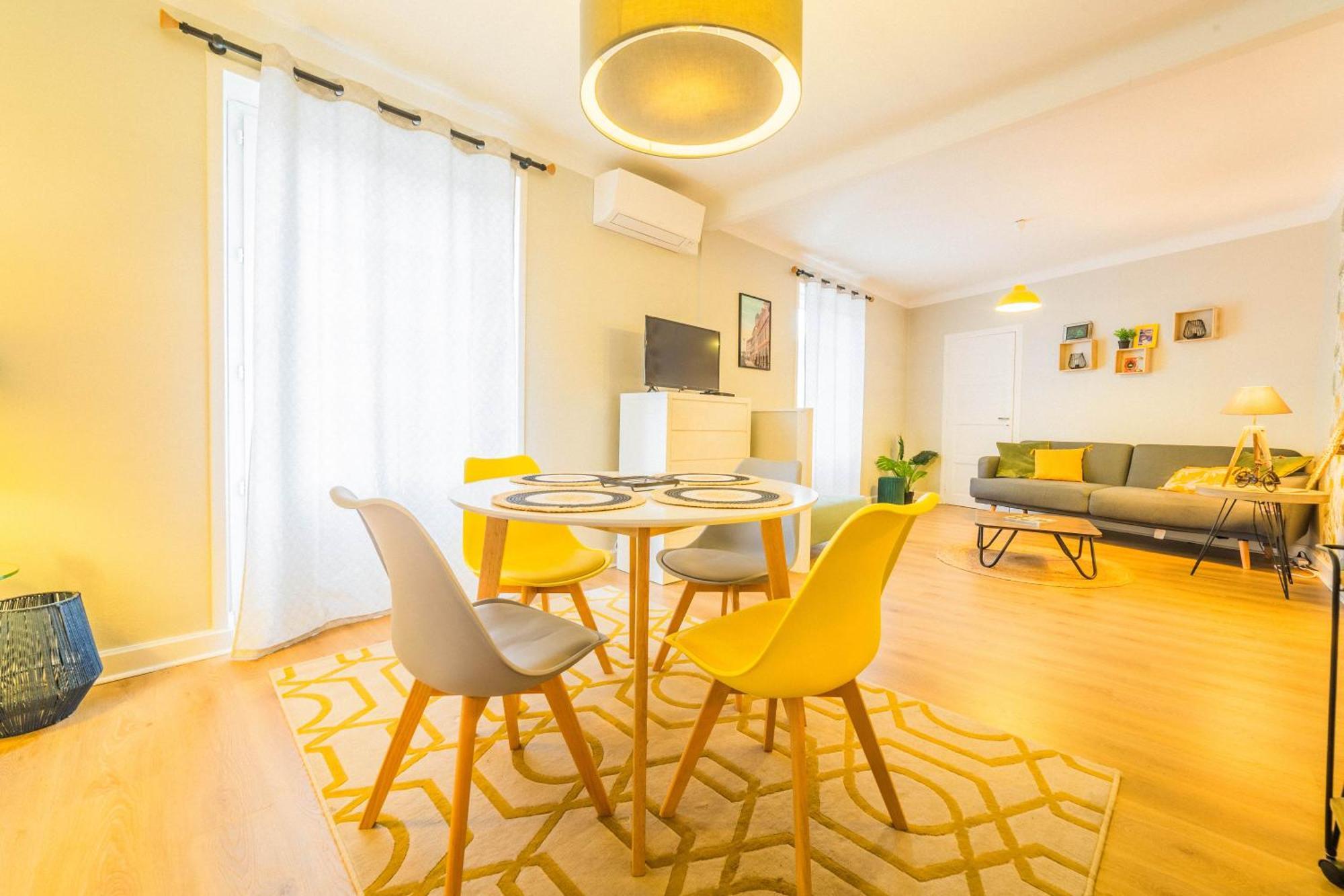 #le Semard - F2 Avec 5 Couchages, Double Salon, Et Terrasse Couverte Brive-la-Gaillarde